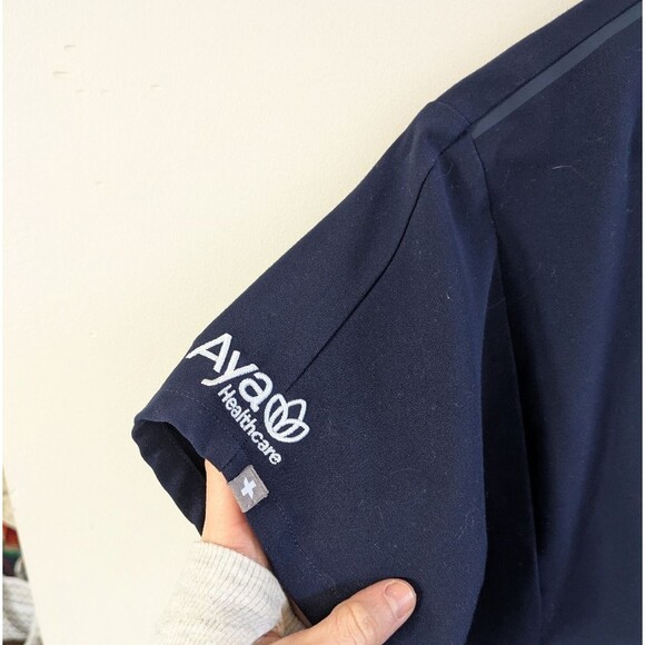 FIGS Montex Women's Navy Blue Short Sleeve Scrub Shirt Medium Zip Button BRANDED - Picture 3 of 9